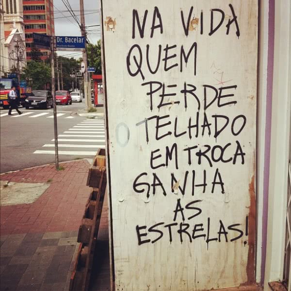 Na vida quem perde o...